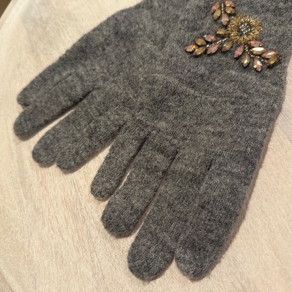 Anthropologie gray floral gloves - Picture 6 of 7